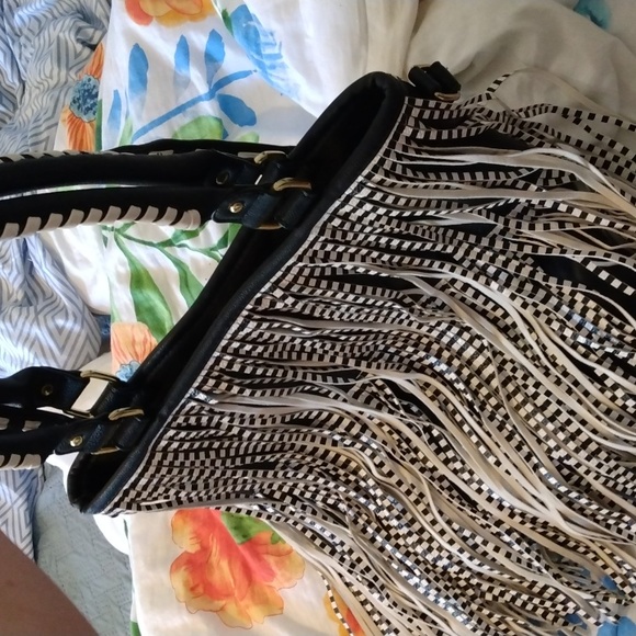 Steve Madden black and white fringe shoulder/crossbody bag - Picture 17 of 17